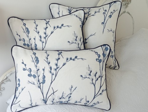 One 18 cushion - , 18”?cushion