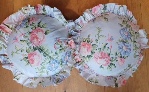 Vintage laura ashley floral - laura,