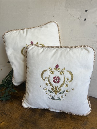 Laura ashley velvet - laura,