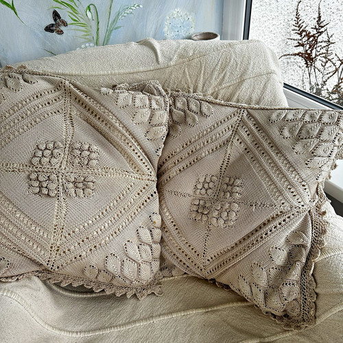 Exquisite laura ashley - ashley, pair