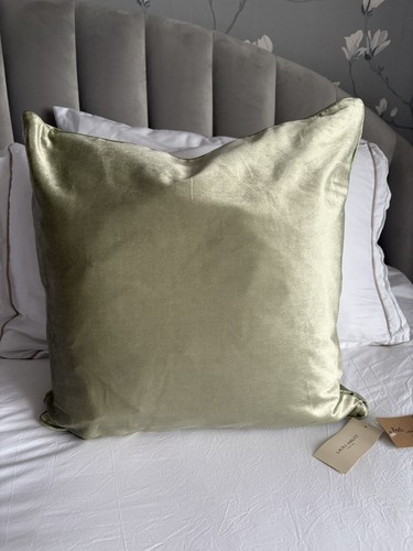 New pair laura ashley - of,
