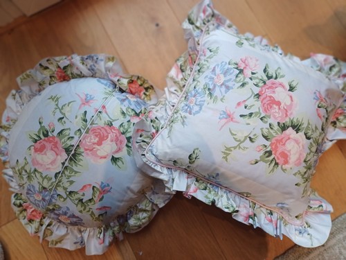 Vintage laura ashley - laura,