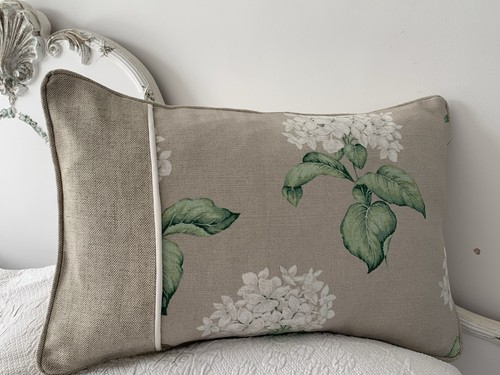 Laura ashley - 12”, x