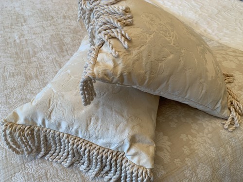 Vintage laura ashley - laura, ivory